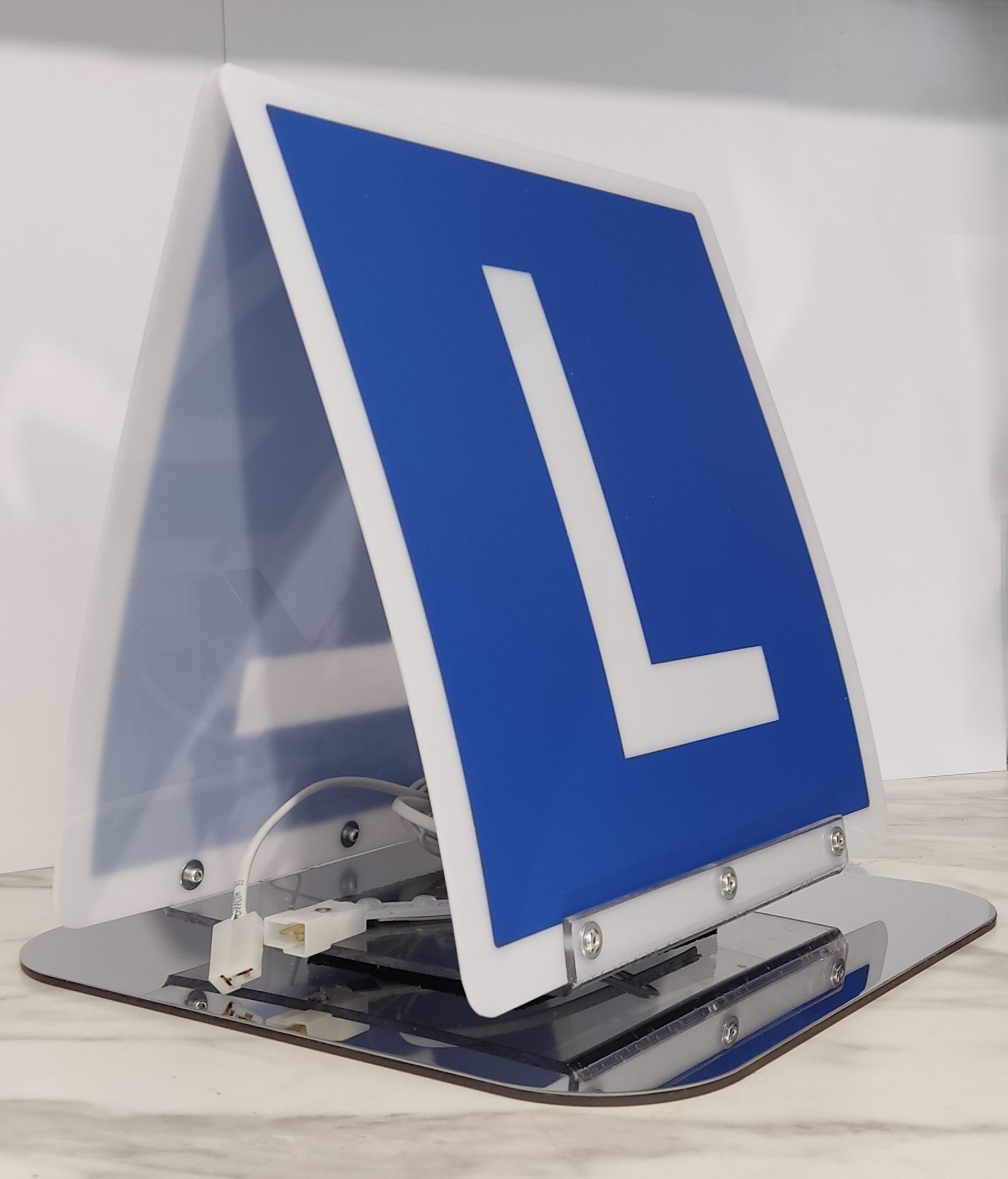 Plafon “L” na dach samochodu szkoleniowego otwarty